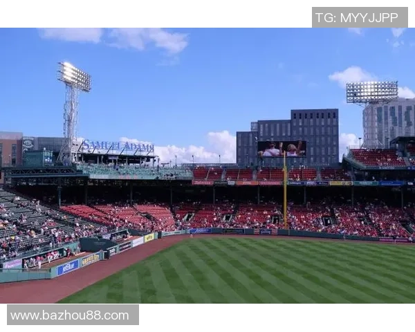 波士顿吉列体育场的历史传承与现代化发展探讨